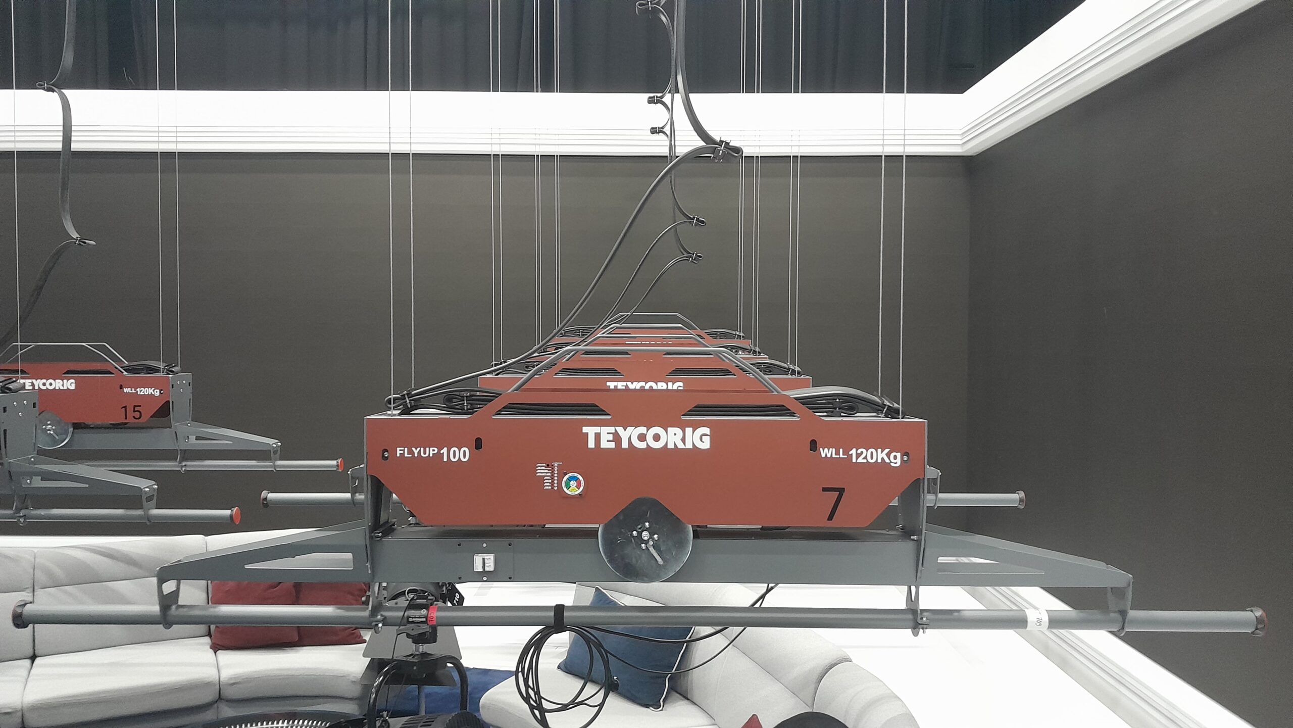 vaijerinostimia studiossa