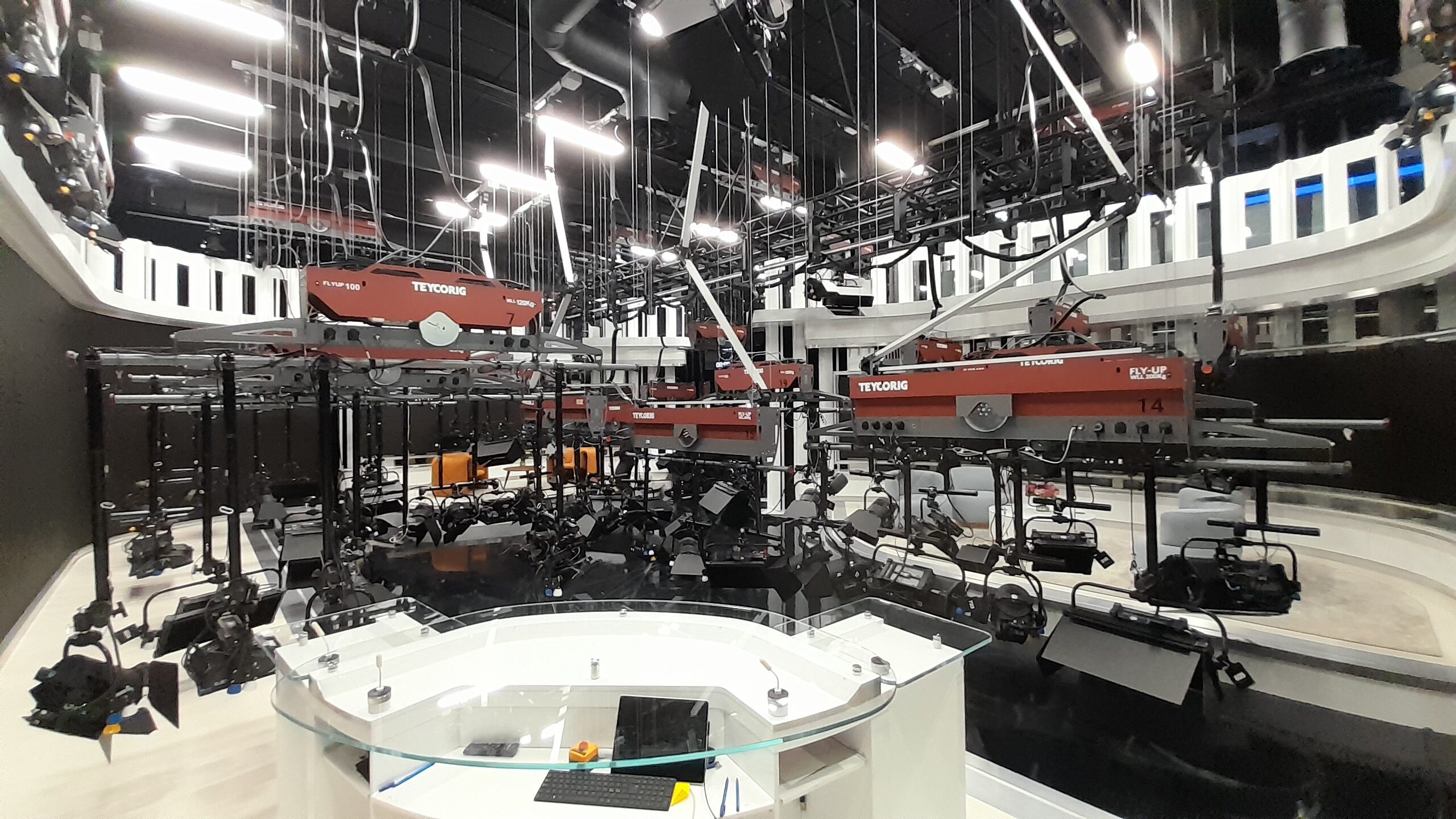 MTV:n Vallilan studioiden nostinjärjestelmät